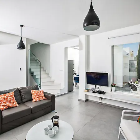 Βίλα The Complete Guide To Renting Your Exclusive Holiday In With Private Pool And Close To The Beach 1551